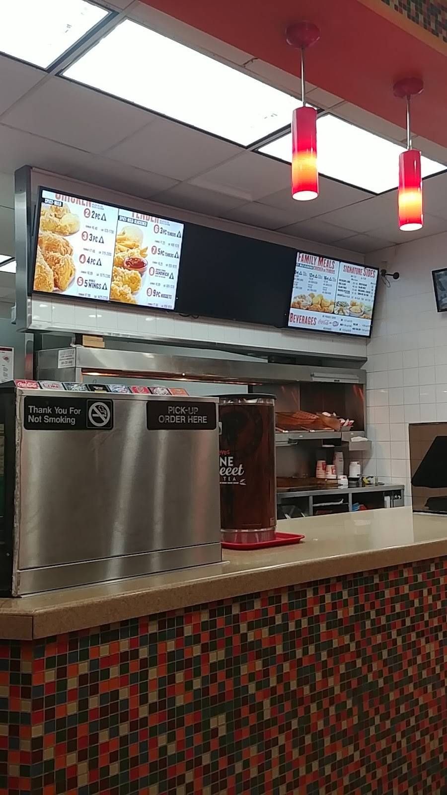 Popeyes Louisiana Kitchen | restaurant | 1426 Cornaga Ave, Far Rockaway, NY 11691, USA | 7183274754 OR +1 718-327-4754