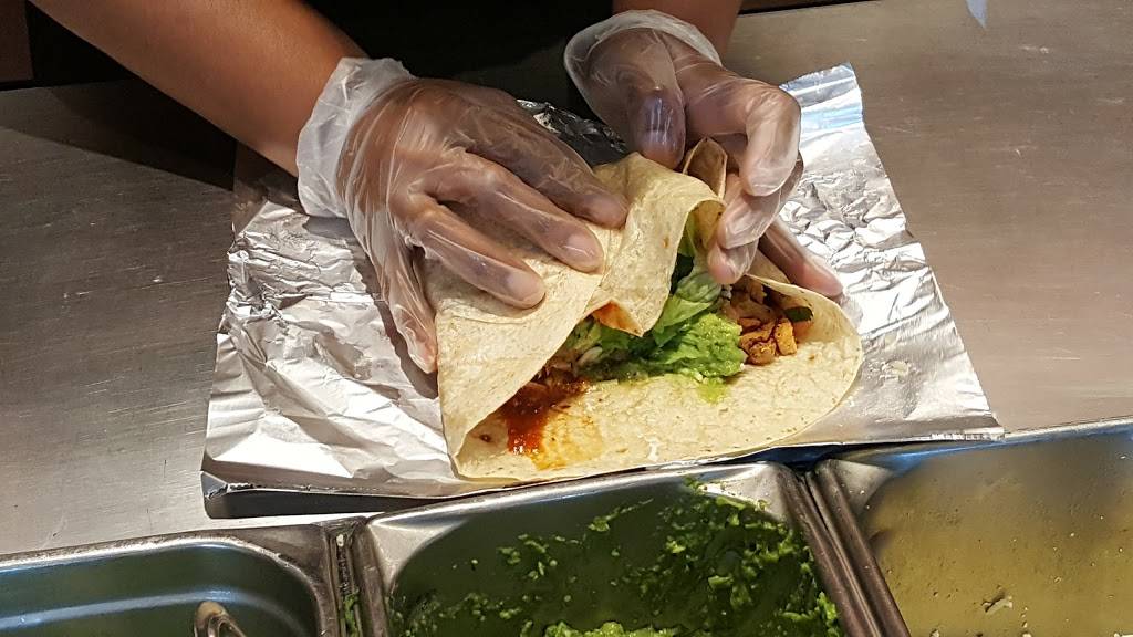 Chipotle Mexican Grill | restaurant | 5550 Wilshire Blvd Ste 101B, Los Angeles, CA 90036, USA | 3232726661 OR +1 323-272-6661