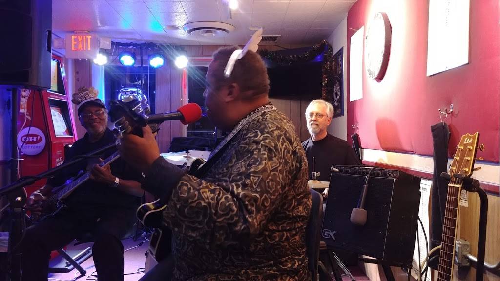 At the Office Bar & Grill | restaurant | 30511 Euclid Ave, Wickliffe, OH 44092, USA | 4409441743 OR +1 440-944-1743