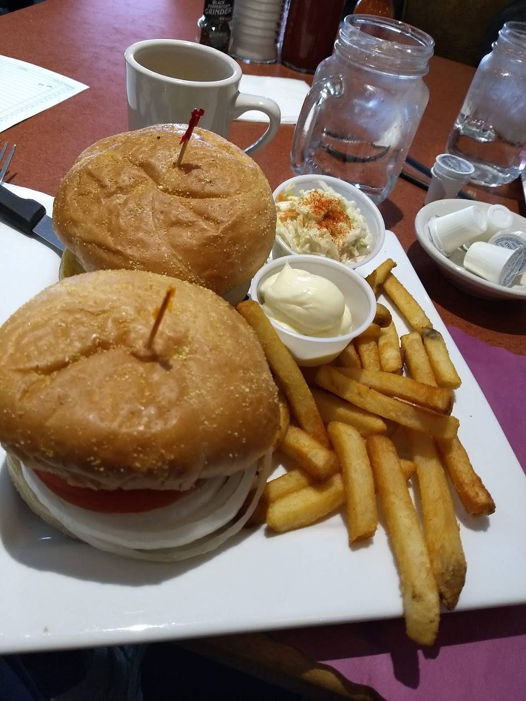 Joes Rusty Nail Restaurant | restaurant | 560 Lincoln Ave, Bellevue, PA 15202, USA | 4127669228 OR +1 412-766-9228