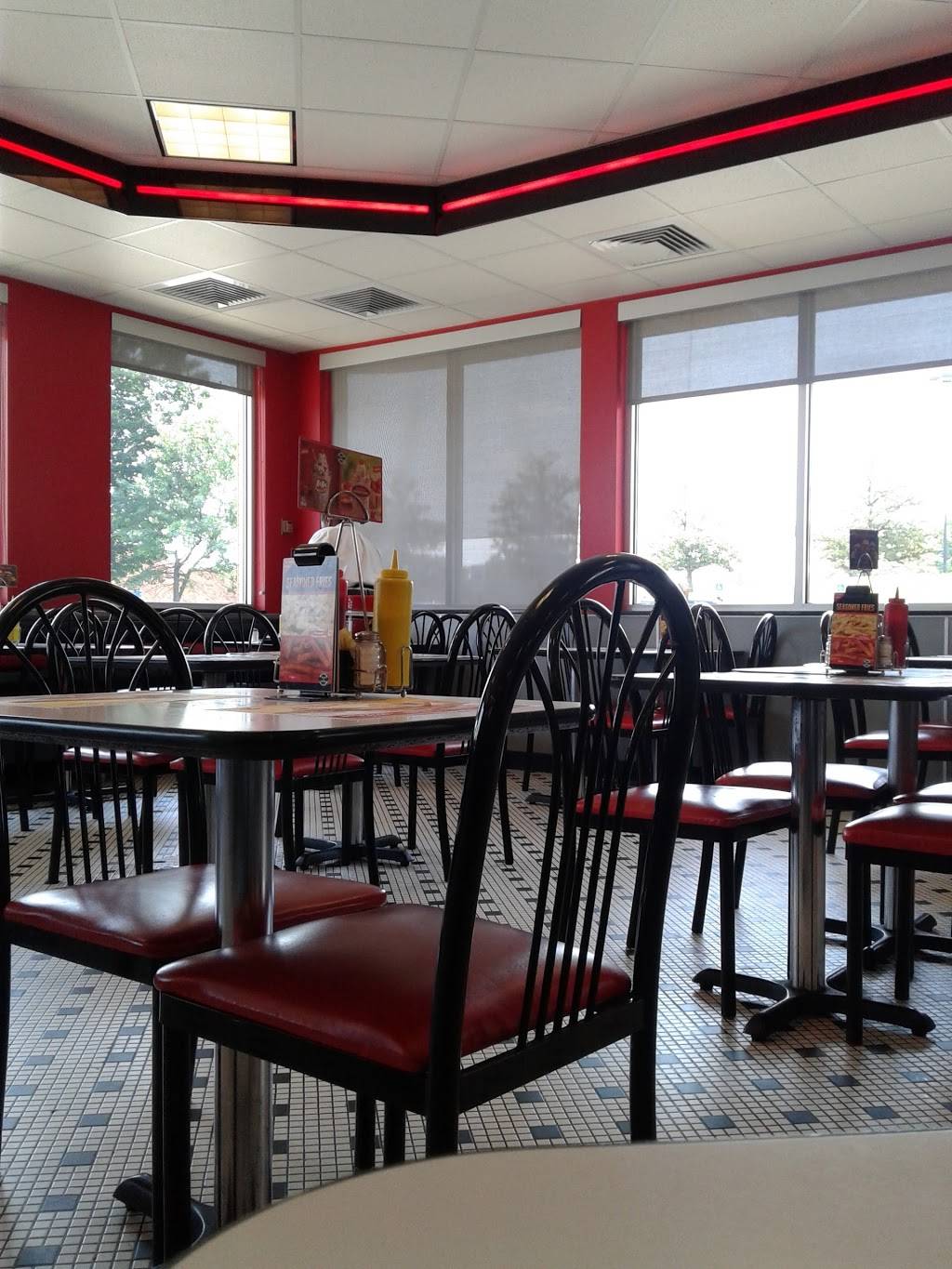 Steak n Shake | restaurant | 5901 University Dr, Huntsville, AL 35806, USA | 2564176751 OR +1 256-417-6751