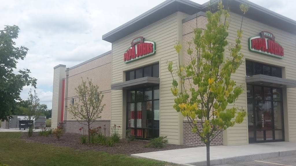 Papa Johns Pizza | restaurant | 4915 S Moorland Rd, New Berlin, WI 53151, USA | 2629014444 OR +1 262-901-4444