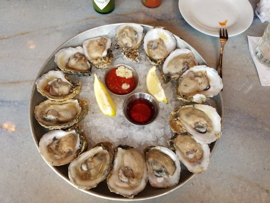 Pearlz Oyster Bar | restaurant | 153 E Bay St, Charleston, SC 29401, USA | 8435775755 OR +1 843-577-5755