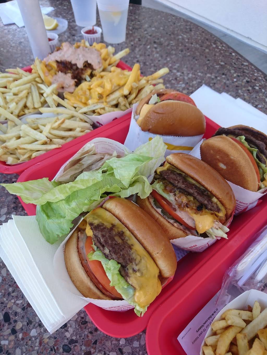 In-N-Out Burger | restaurant | 949 Veterans Blvd, Redwood City, CA 94063, USA | 8007861000 OR +1 800-786-1000