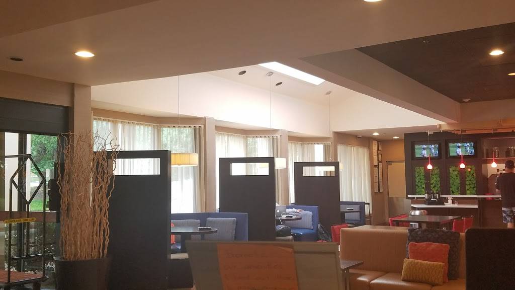 The Bistro – Eat. Drink. Connect.® | restaurant | 1151 W Walnut Hill Ln, Irving, TX 75038, USA | 9725508100 OR +1 972-550-8100