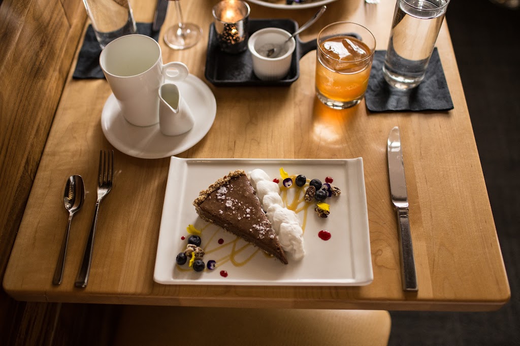 Restaurant Iron | restaurant | 22 N Palafox St, Pensacola, FL 32502, USA | 8504767776 OR +1 850-476-7776