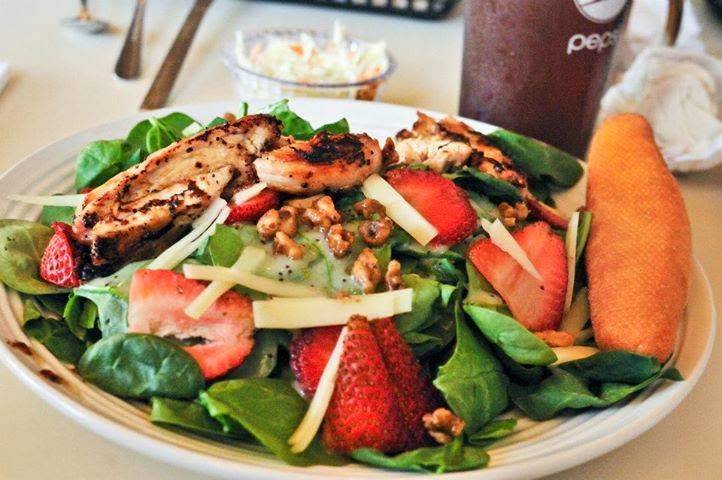 This Is It Eatery | restaurant | 16 N Chicago Ave, Freeport, IL 61032, USA | 8156165449 OR +1 815-616-5449