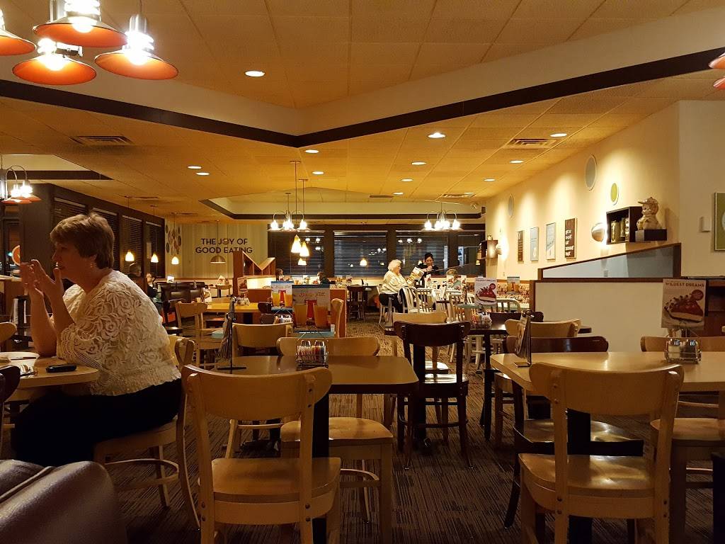 Village Inn | bakery | 5001 Van Dorn St, Lincoln, NE 68506, USA | 4024882424 OR +1 402-488-2424