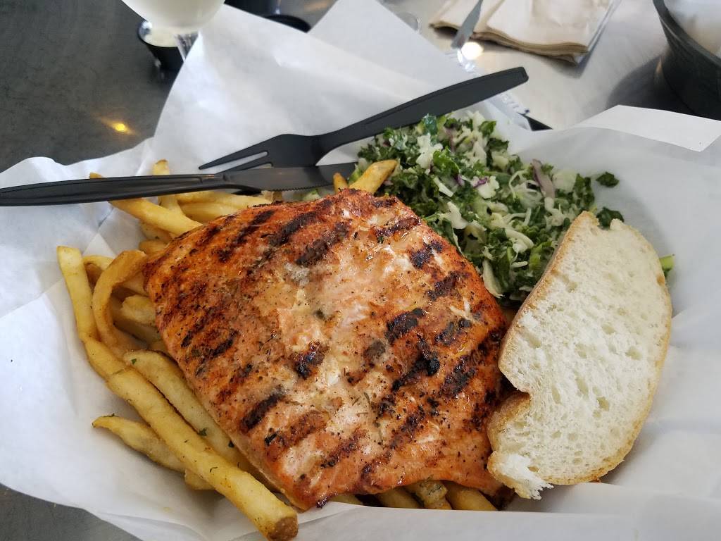 California Fish Grill | restaurant | 1425 Artesia Blvd, Gardena, CA 90248, USA | 3102252777 OR +1 310-225-2777