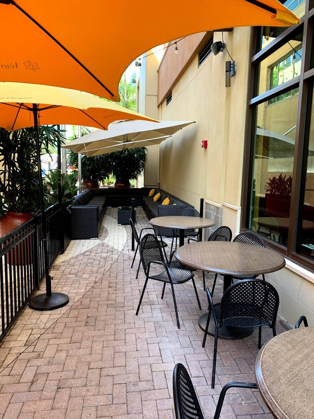 Naples Flatbread Kitchen & Bar | restaurant | 9118 Strada Pl #8170, Naples, FL 34108, USA | 2394318259 OR +1 239-431-8259