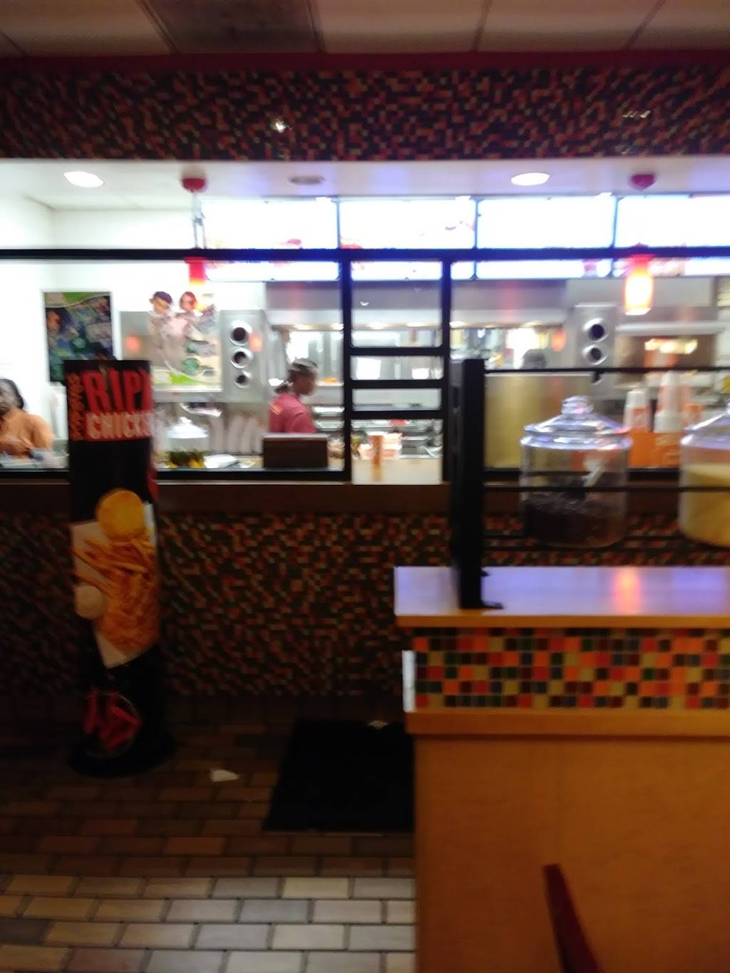 Popeyes Louisiana Kitchen | restaurant | 5500 W North Ave, Chicago, IL 60639, USA | 7736220911 OR +1 773-622-0911