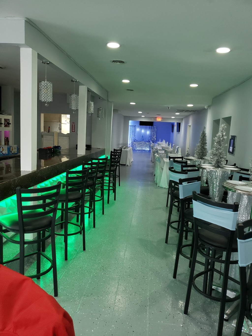 Café day restaurant & bar | restaurant | 326 Union Ave, Cranston, RI 02910, USA | 4016883841 OR +1 401-688-3841