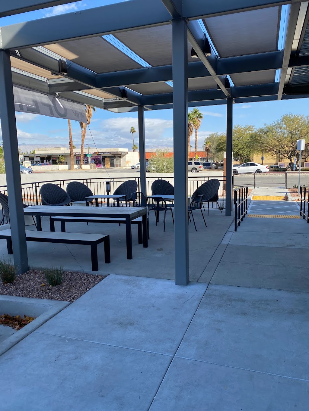 Starbucks | cafe | 1755 N Sunrise Way, Palm Springs, CA 92262, USA | 9498765224 OR +1 949-876-5224