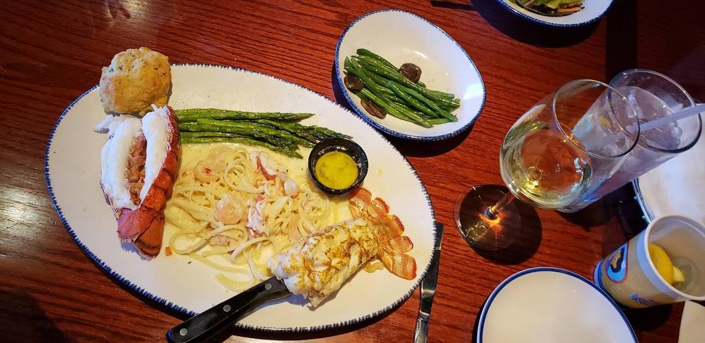 Red Lobster | restaurant | 7744 Reynolds Rd, Mentor, OH 44060, USA | 4409466677 OR +1 440-946-6677