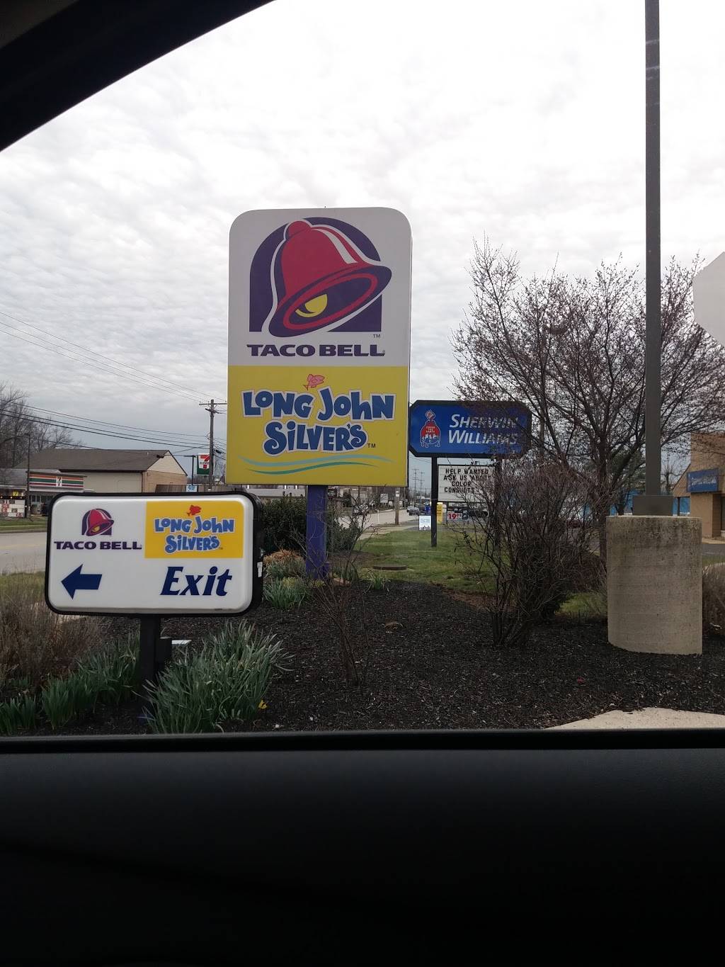 Long John Silvers | restaurant | 1700 N Broad St, Lansdale, PA 19446, USA | 2158554210 OR +1 215-855-4210