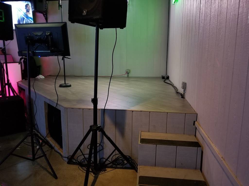 Dinos Sports Bar & Grill | restaurant | 17296 Beach Blvd, Huntington Beach, CA 92647, USA | 7143696063 OR +1 714-369-6063