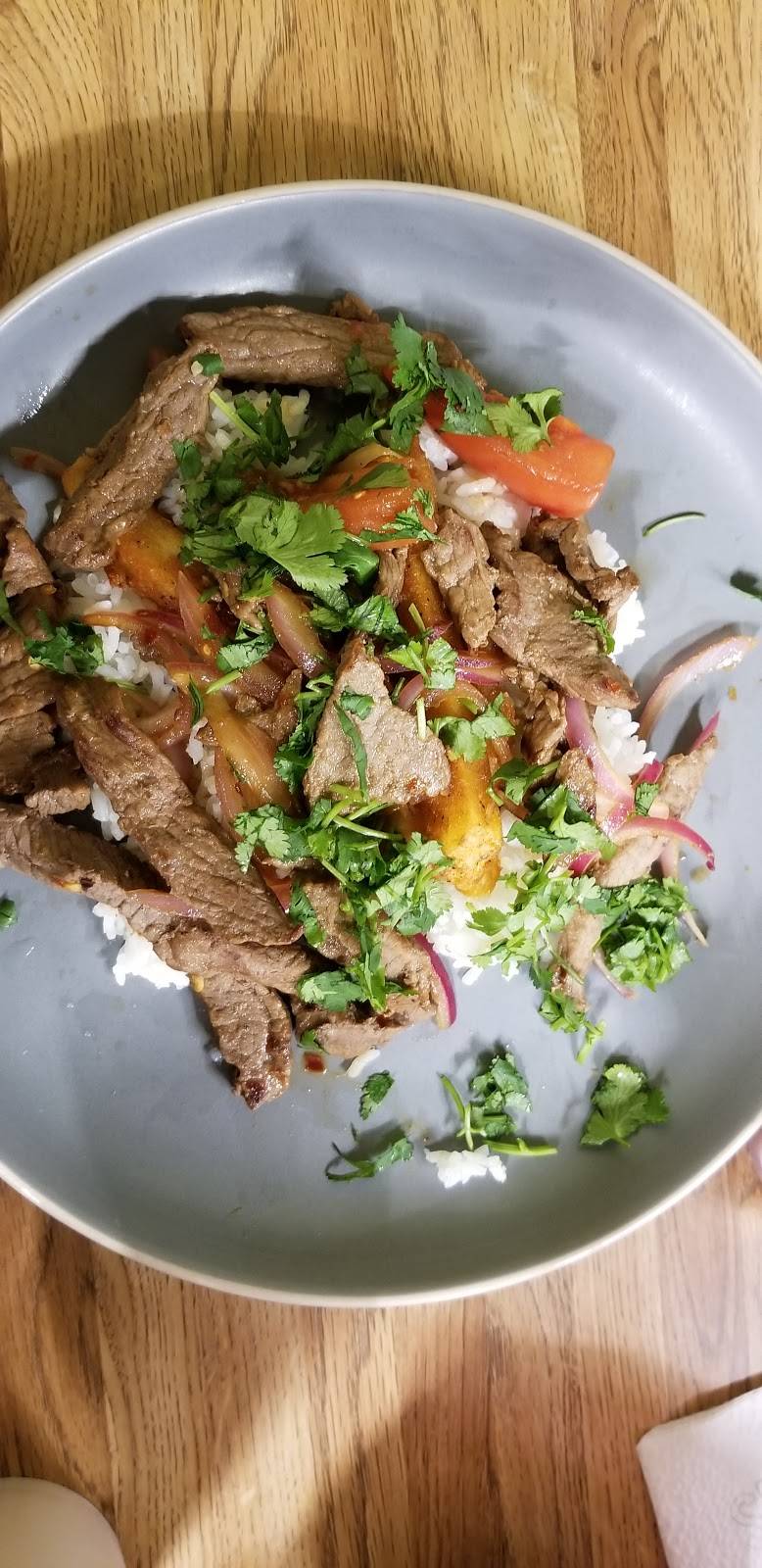 Krazy Chicken International | restaurant | 2301 Fort Henry Dr, Kingsport, TN 37664, USA | 4237652844 OR +1 423-765-2844