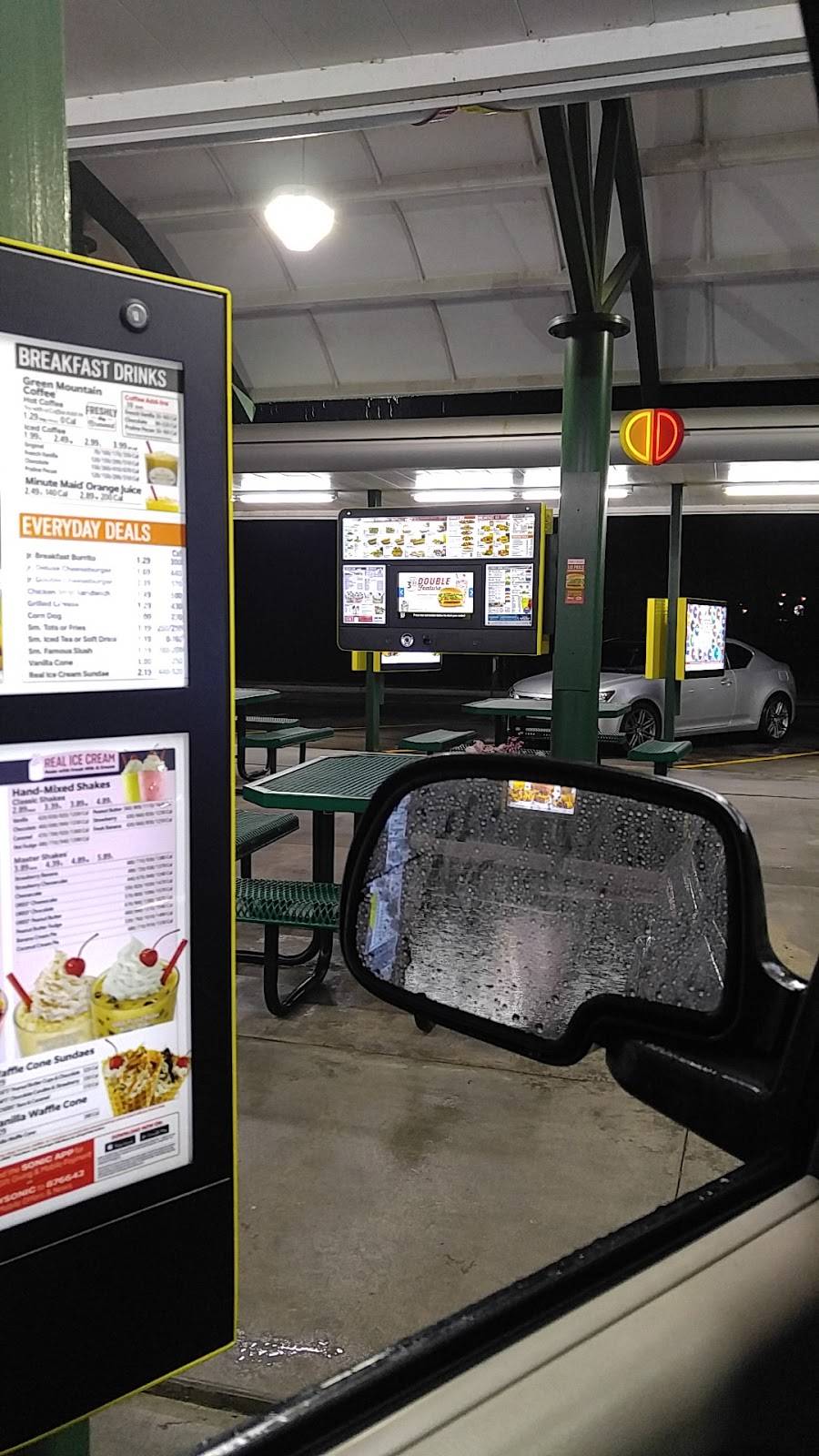 Sonic Drive-In | restaurant | 1375 W Main St, Livingston, TN 38570, USA | 9318230790 OR +1 931-823-0790