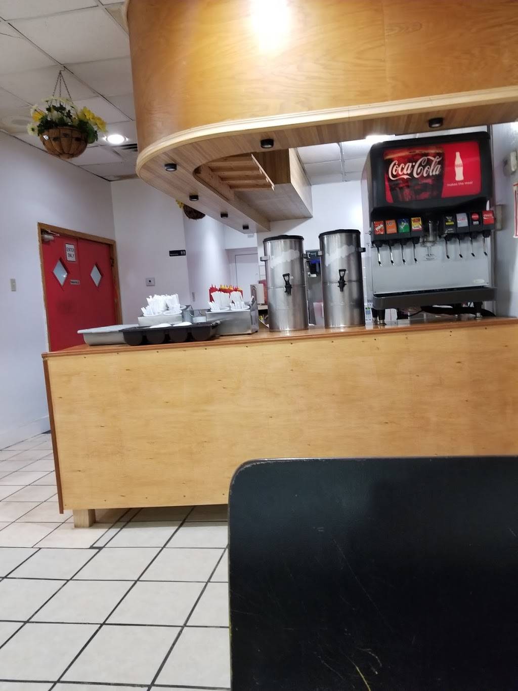 Sharks Fish & Chicken Chicago Style | restaurant | 2028 Watson Blvd, Warner Robins, GA 31093, USA | 4782252966 OR +1 478-225-2966