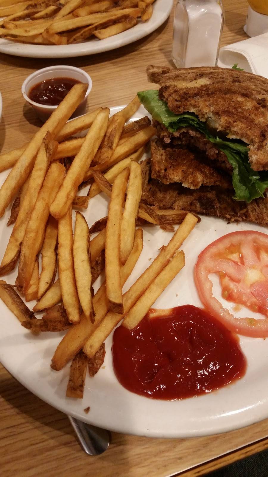 The Elm Street Eatery | restaurant | 135 W Elm St, Lebanon, MO 65536, USA | 4175882700 OR +1 417-588-2700