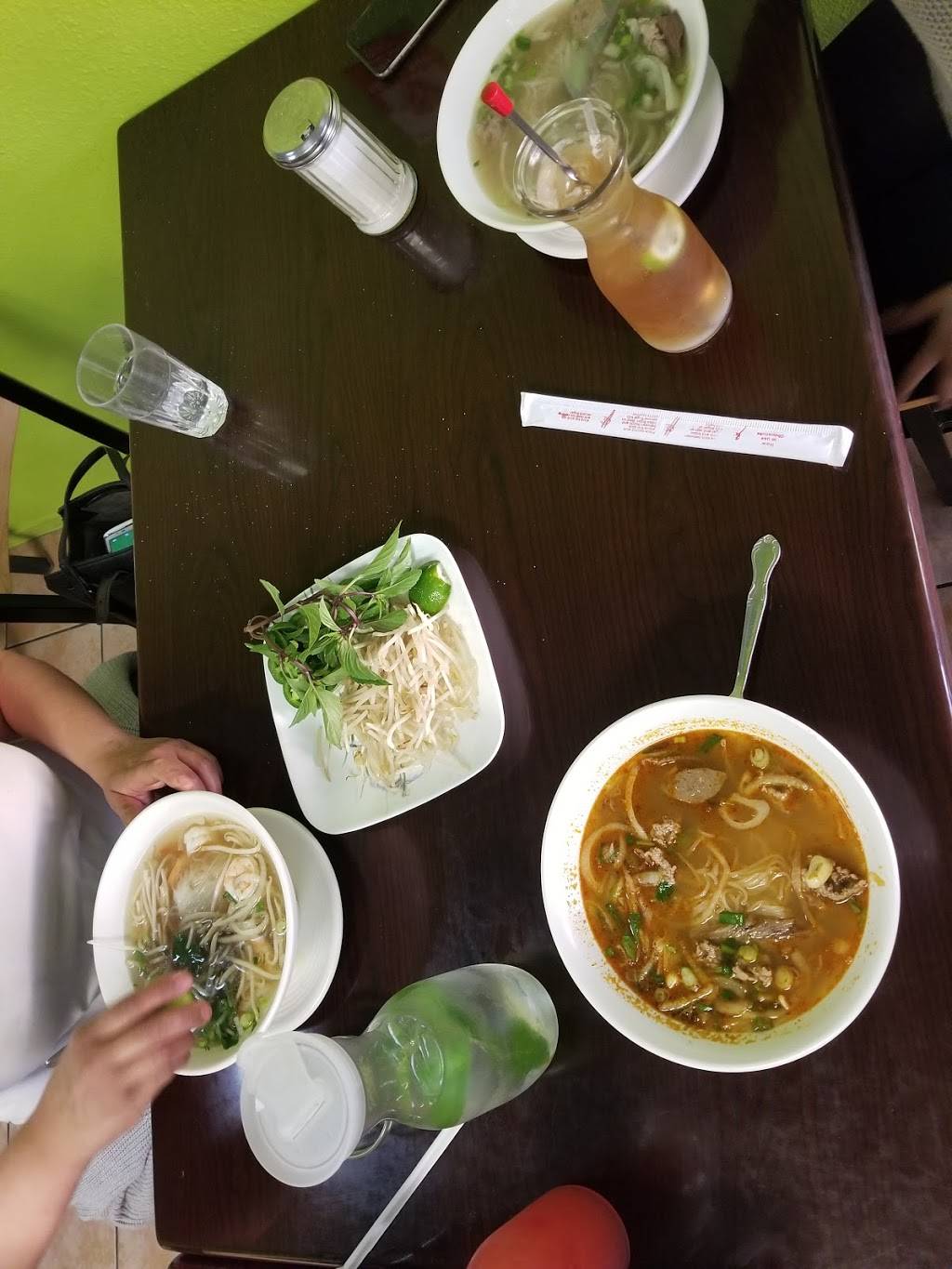 CUPS PHO | restaurant | 5616, 2266 S Garey Ave, Pomona, CA 91766, USA | 9093252547 OR +1 909-325-2547