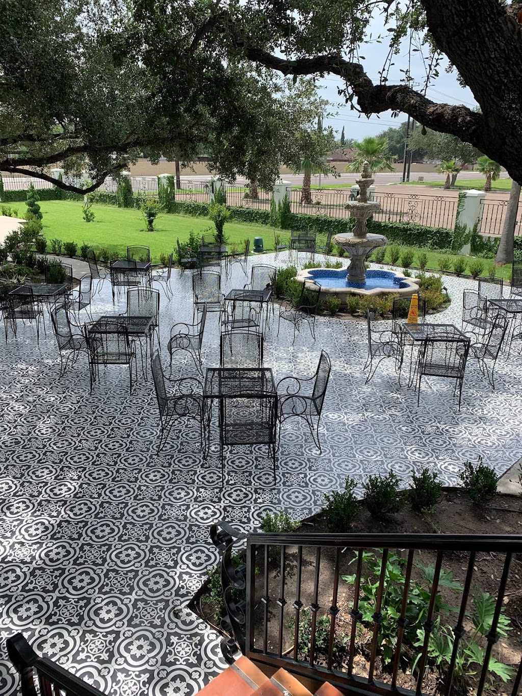 Hacienda Las Mariposas | restaurant | 6117 N Ware Rd, McAllen, TX 78504, USA | 9566272828 OR +1 956-627-2828