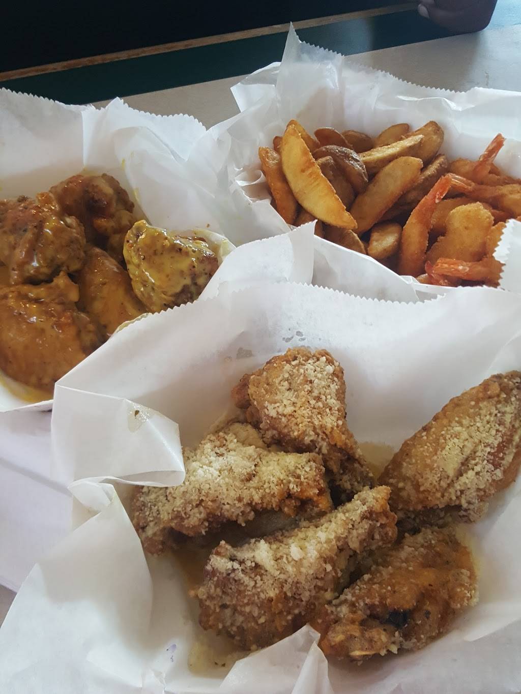 Baileys Bar & Grille | restaurant | 800 W River Rd N, Elyria, OH 44035, USA | 4403221188 OR +1 440-322-1188