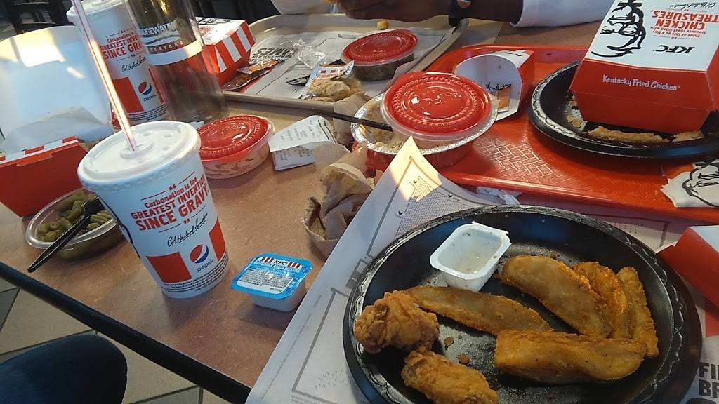 KFC | restaurant | 1204 Talladega Highway, Sylacauga, AL 35150, USA | 2562499076 OR +1 256-249-9076