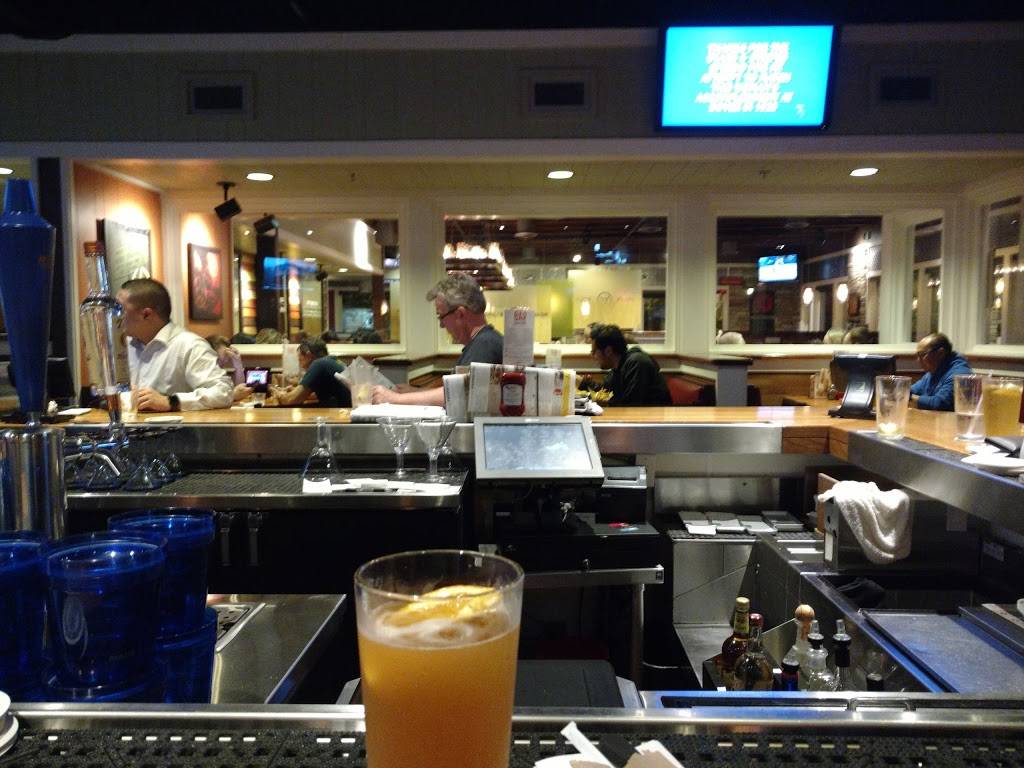 Chilis Grill & Bar | meal takeaway | 10184 Scripps Highlands Dr, San Diego, CA 92131, USA | 8585662096 OR +1 858-566-2096