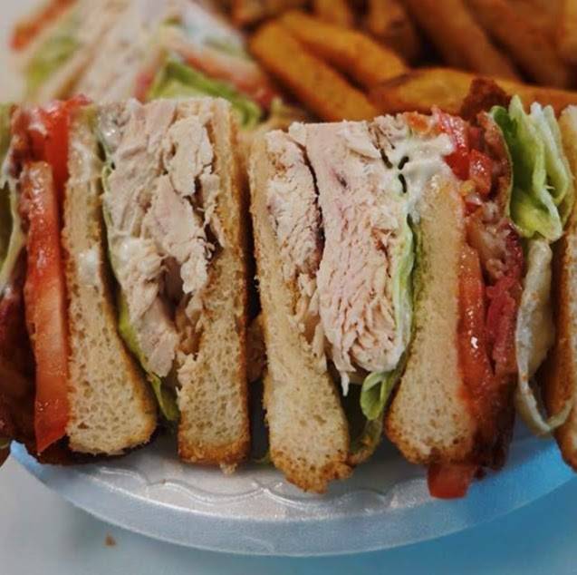 La Belle Province milad | restaurant | 7555 Boulevard Décarie, Montréal, QC H4P 2G9, Canada | 5143426577 OR +1 514-342-6577