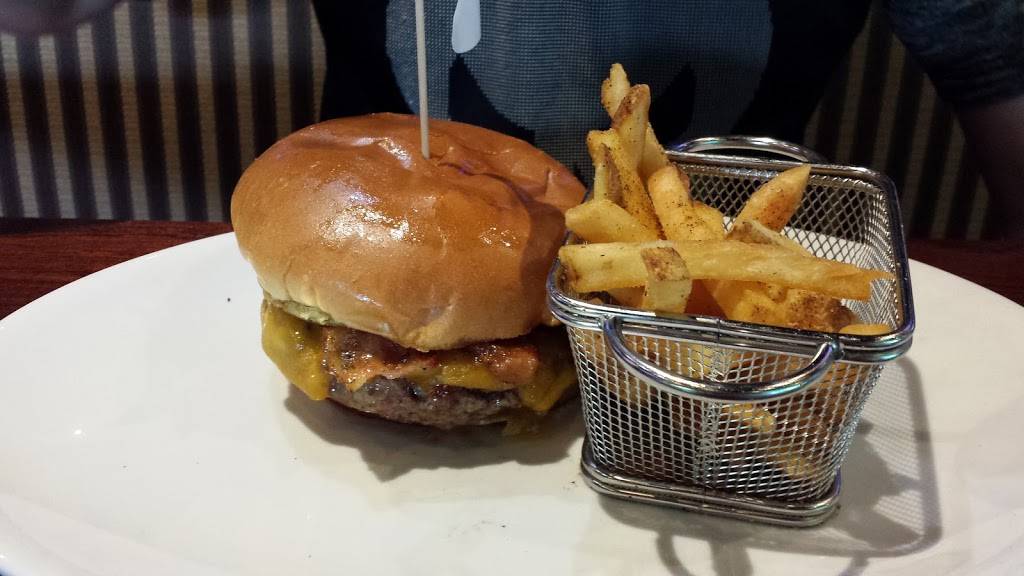 Glory Days Grill | restaurant | 14457 Dale Mabry Hwy, Tampa, FL 33618, USA | 8133740123 OR +1 813-374-0123