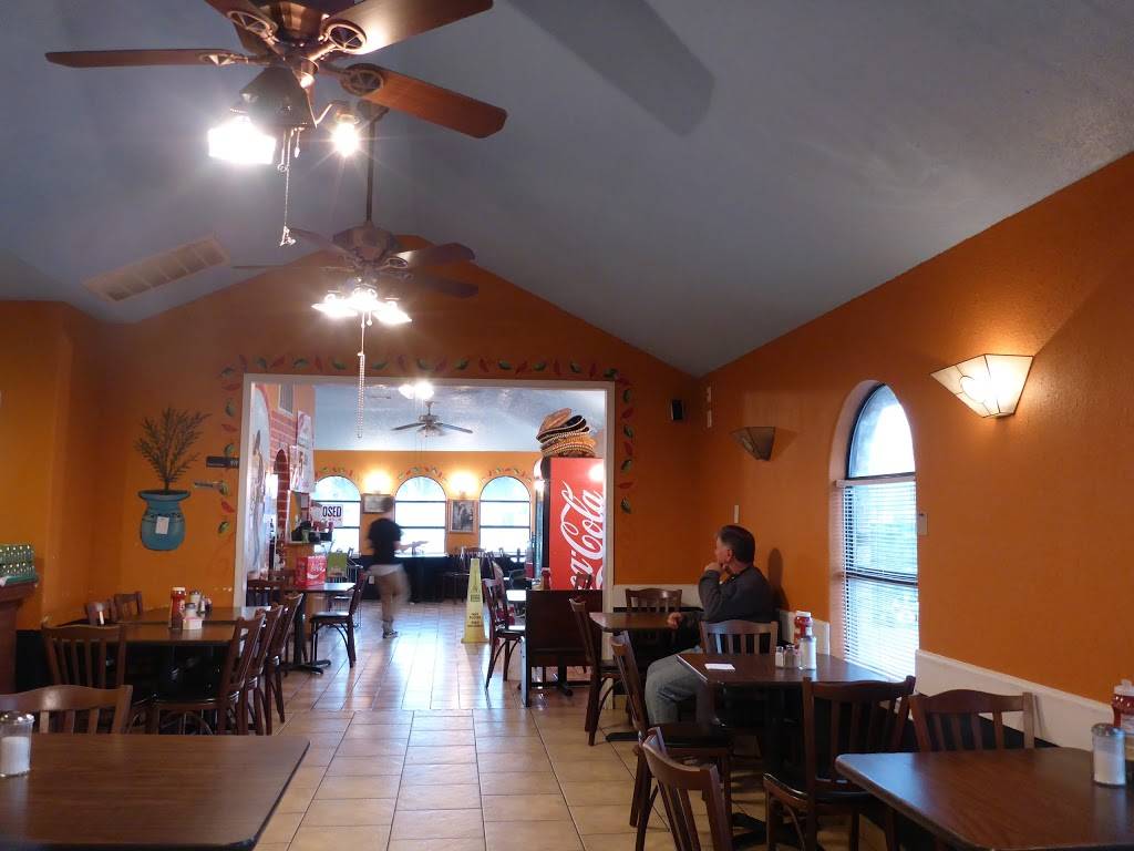 Zapatas Mexican Restaurant | restaurant | 1808 W 2nd St, Taylor, TX 76574, USA | 5123523995 OR +1 512-352-3995