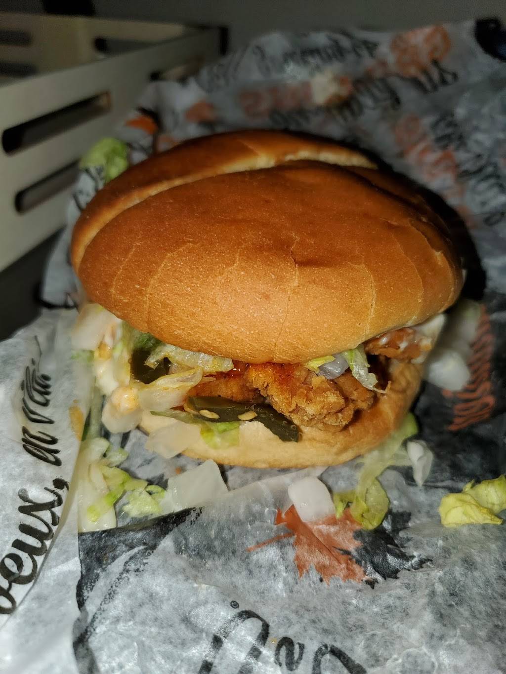 Harveys | restaurant | 660 Montreal Rd, Ottawa, ON K1K 0T3, Canada | 6137495638 OR +1 613-749-5638