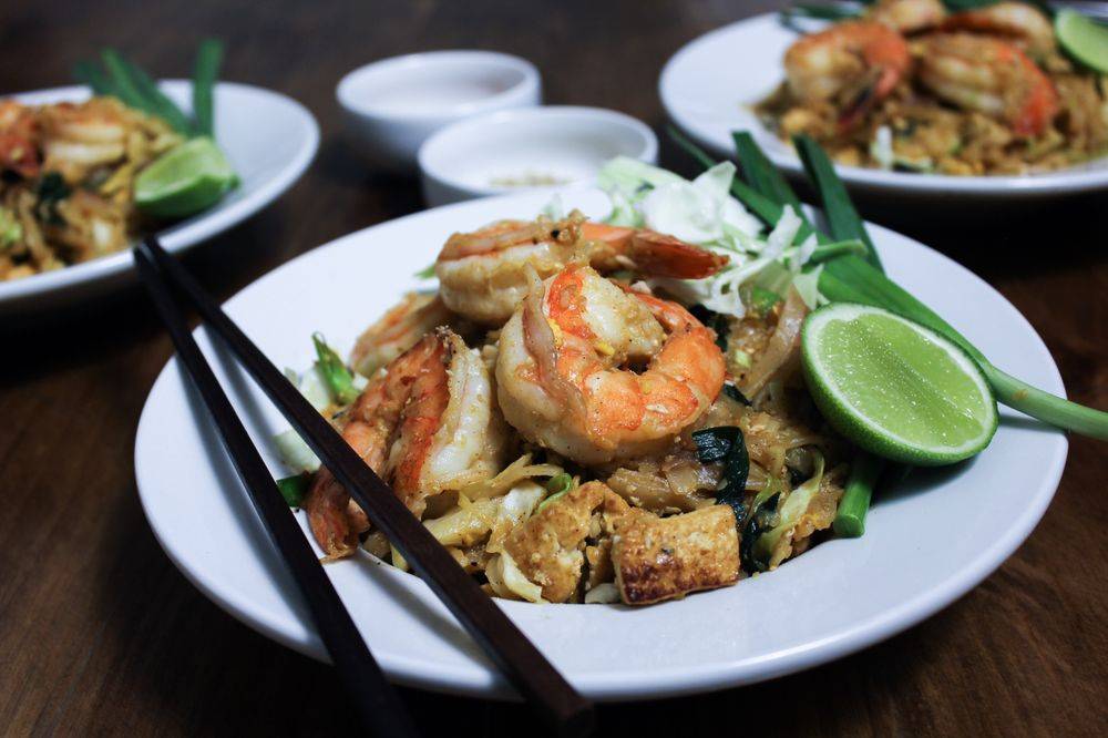 SimpliThai | restaurant | 7800 S 1st St, Austin, TX 78745, USA | 5126779564 OR +1 512-677-9564
