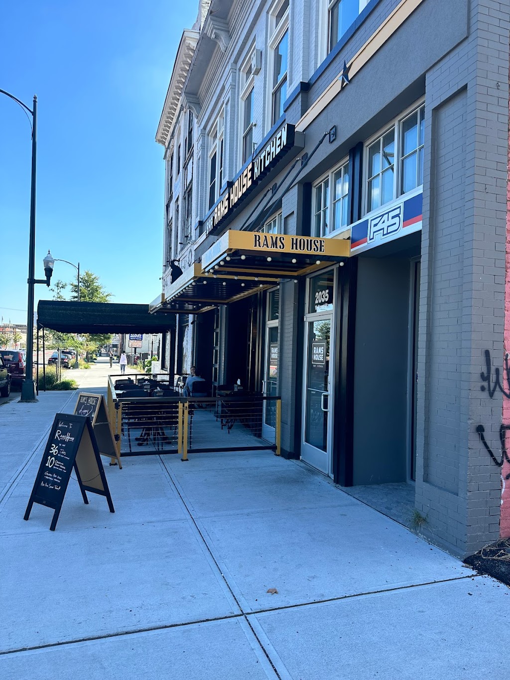 Rams House | restaurant | 2035 W Broad St, Richmond, VA 23220, USA | 8049181135 OR +1 804-918-1135