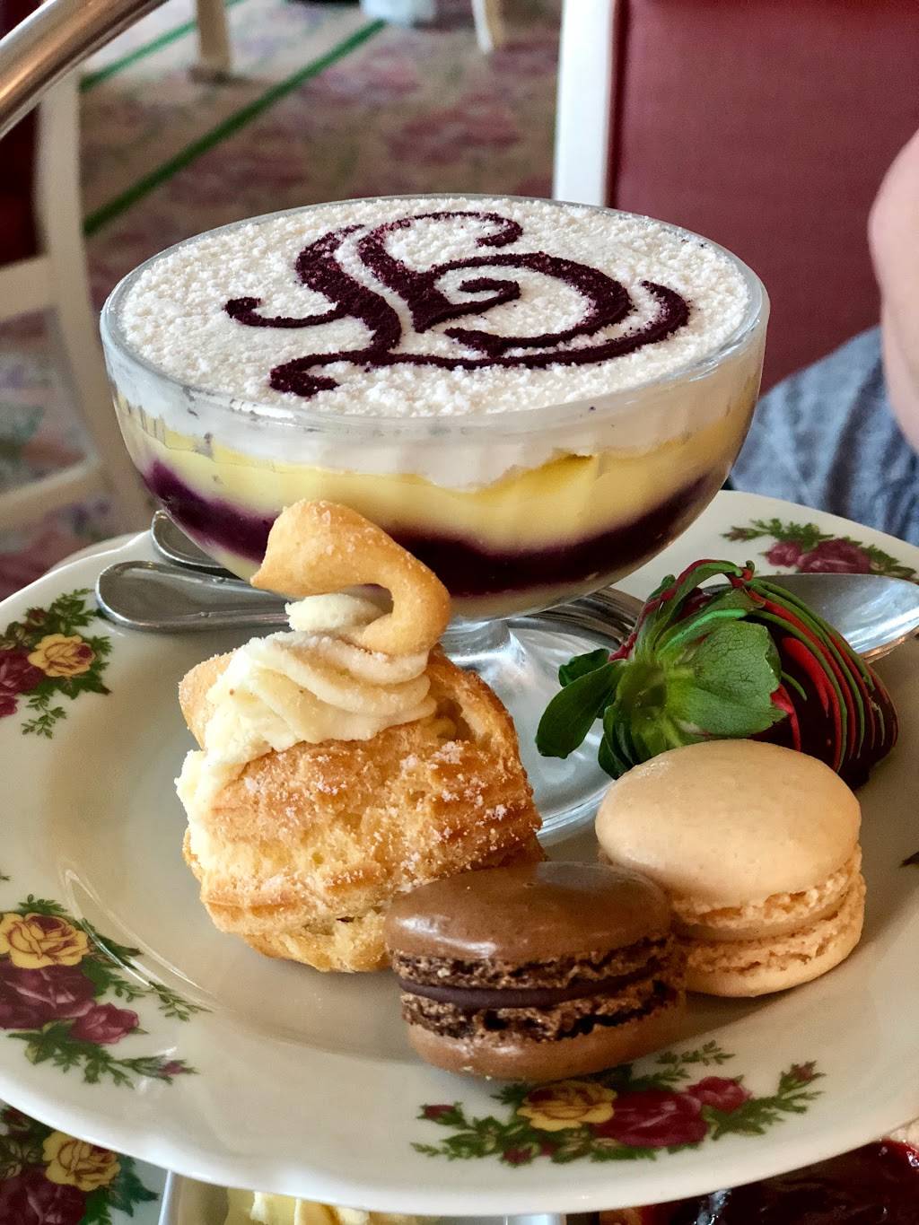 Garden View Tea Room | cafe | 4401 Floridian Way, Orlando, FL 32830, USA | 4079393463 OR +1 407-939-3463