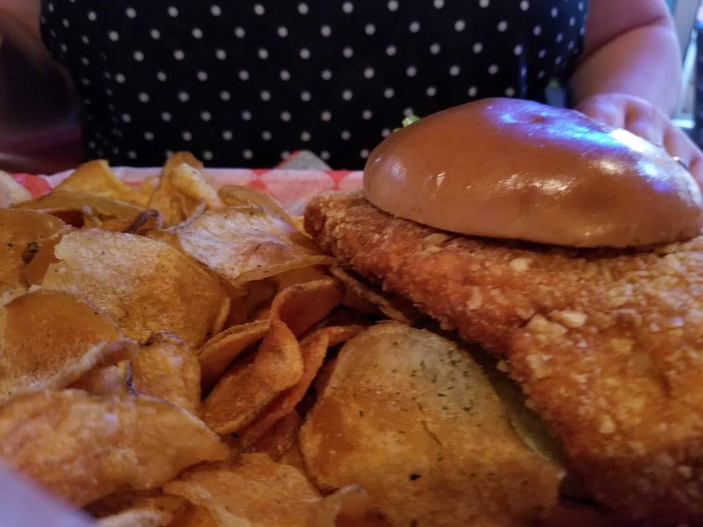 Bobbers Grill | restaurant | 1850 Scales Bend Rd NE, North Liberty, IA 52317, USA | 3196653474 OR +1 319-665-3474