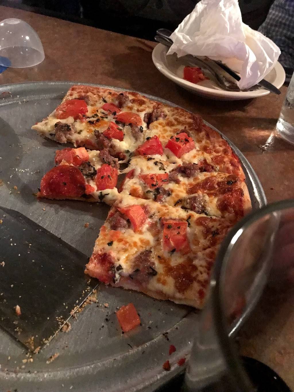 Armands Pizza & Pasta | restaurant | 105 W 1st St, Elmhurst, IL 60126, USA | 6307825800 OR +1 630-782-5800