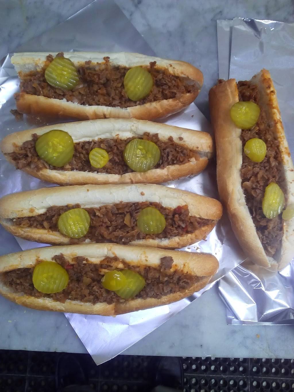 Arroyos Deli Pizza | restaurant | 236 Greenwich Street, Reading, PA 19601, USA | 6109276399 OR +1 610-927-6399