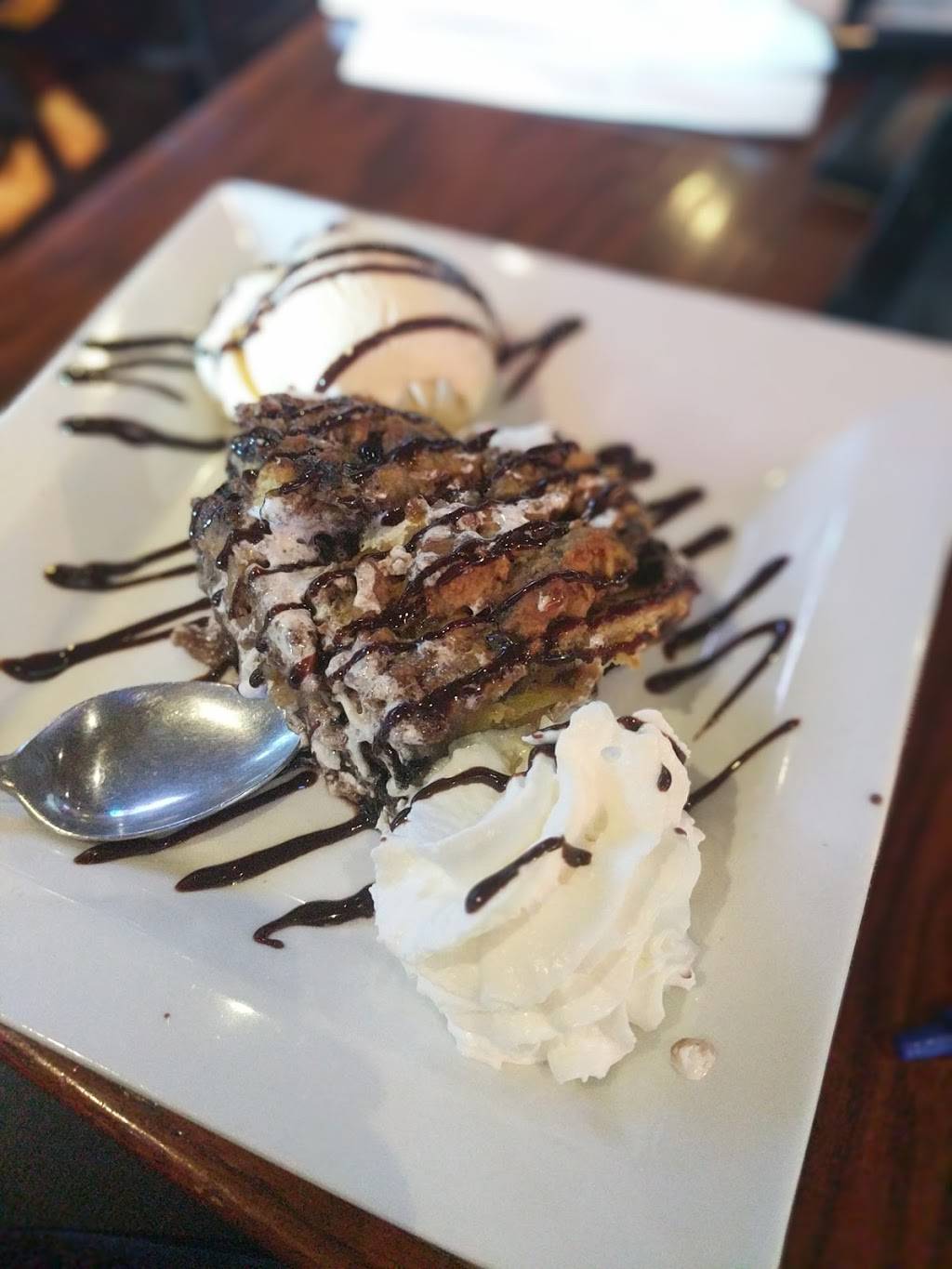 CJ Mahoneys | restaurant | 3260 S Rochester Rd, Rochester, MI 48307, USA | 2482932800 OR +1 248-293-2800