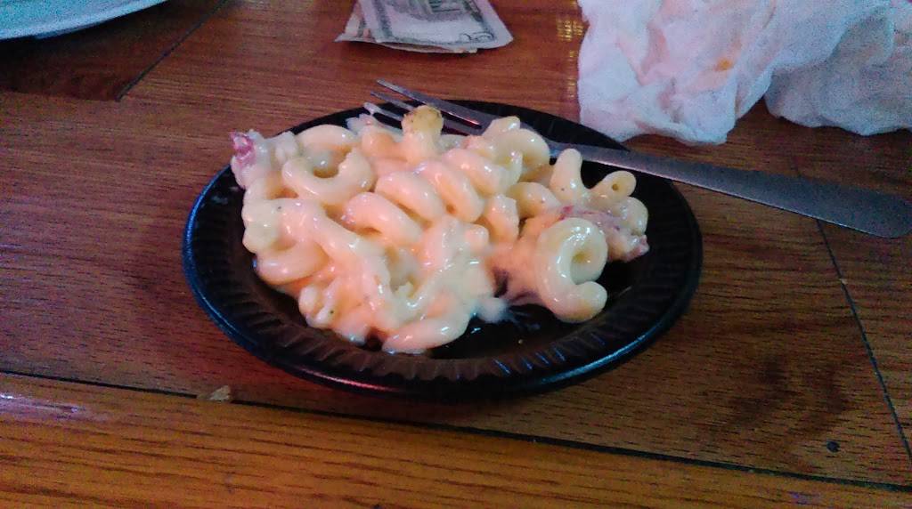 Hard Yacht Cafe | restaurant | 8500 Cove Rd, Dundalk, MD 21222, USA | 4434070038 OR +1 443-407-0038