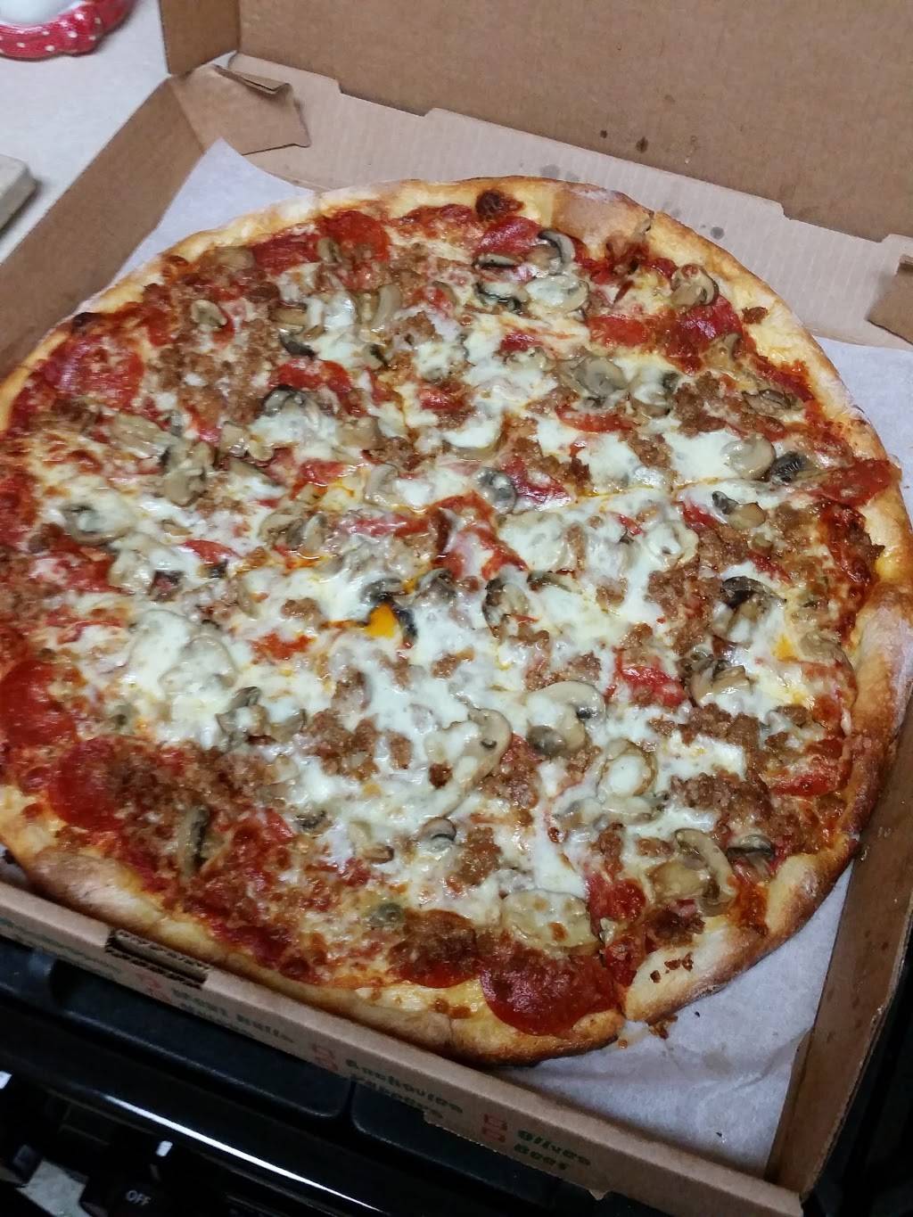 Renatos Pizza | restaurant | 401 Vienna Ave, Niles, OH 44446, USA | 3305447110 OR +1 330-544-7110