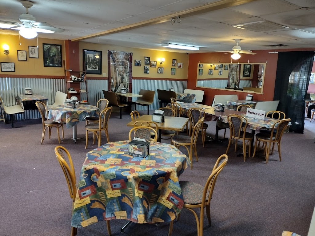 Lindseys Hospitality House | restaurant | 207 Curtis Sykes Dr, North Little Rock, AR 72114, USA | 5013745707 OR +1 501-374-5707