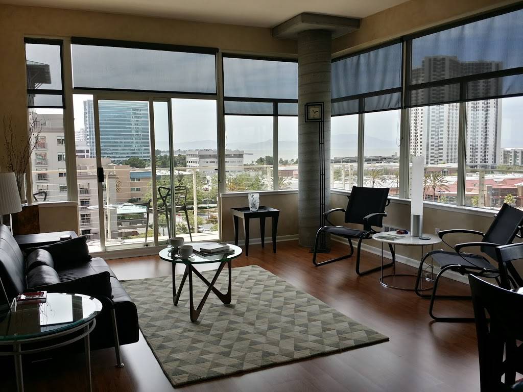 Powell Street Plaza | shopping mall | 5701-5795 Christie Ave, Emeryville, CA 94608, USA | 9252791800 OR +1 925-279-1800