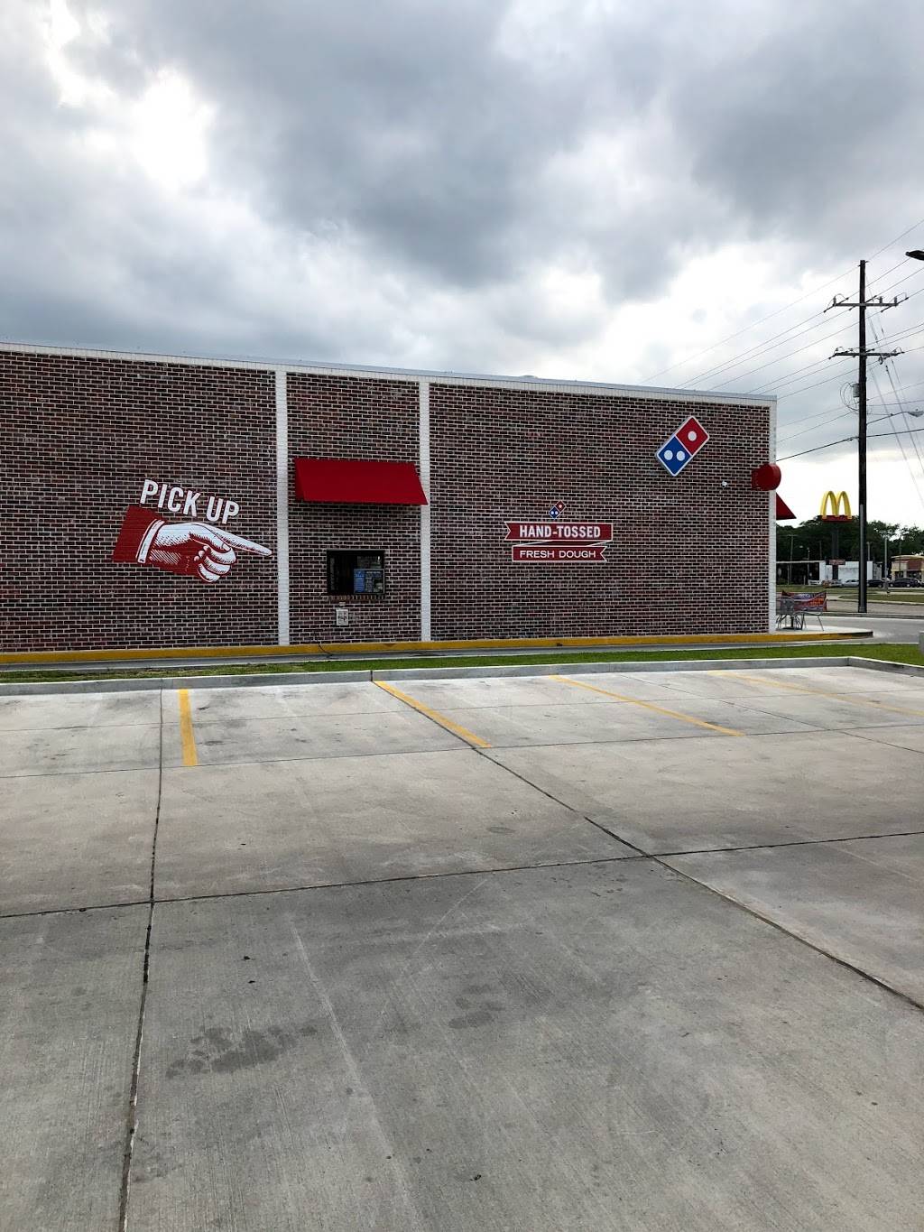 Dominos Pizza | meal delivery | 14 N Lewis St, New Iberia, LA 70560, USA | 3373653030 OR +1 337-365-3030