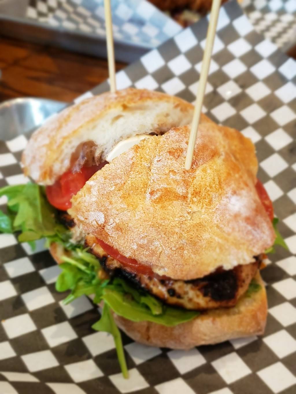 Knuckle Sandwich | restaurant | 969 Coxwell Ave, East York, ON M4C 3G5, Canada | 6477487999 OR +1 647-748-7999