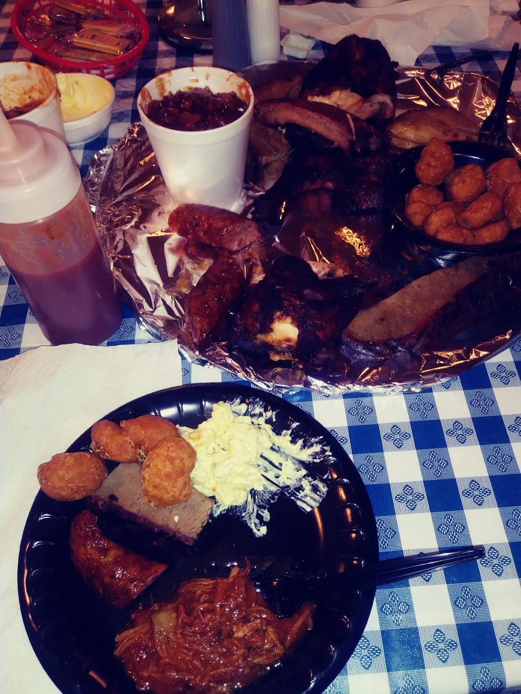 Bar-B-Que Station #1 Independence | restaurant | 563 W Railroad Ave, Independence, LA 70443, USA | 9858783747 OR +1 985-878-3747