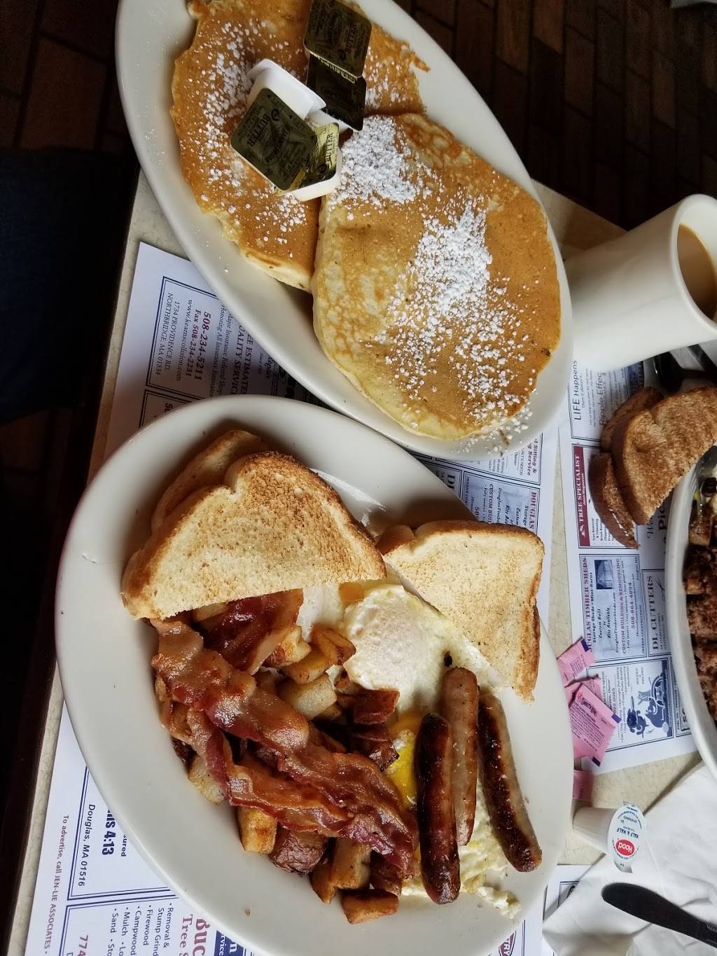 Picket Fence Restaurant | restaurant | 338 NE Main St, Douglas, MA 01516, USA | 5084767990 OR +1 508-476-7990