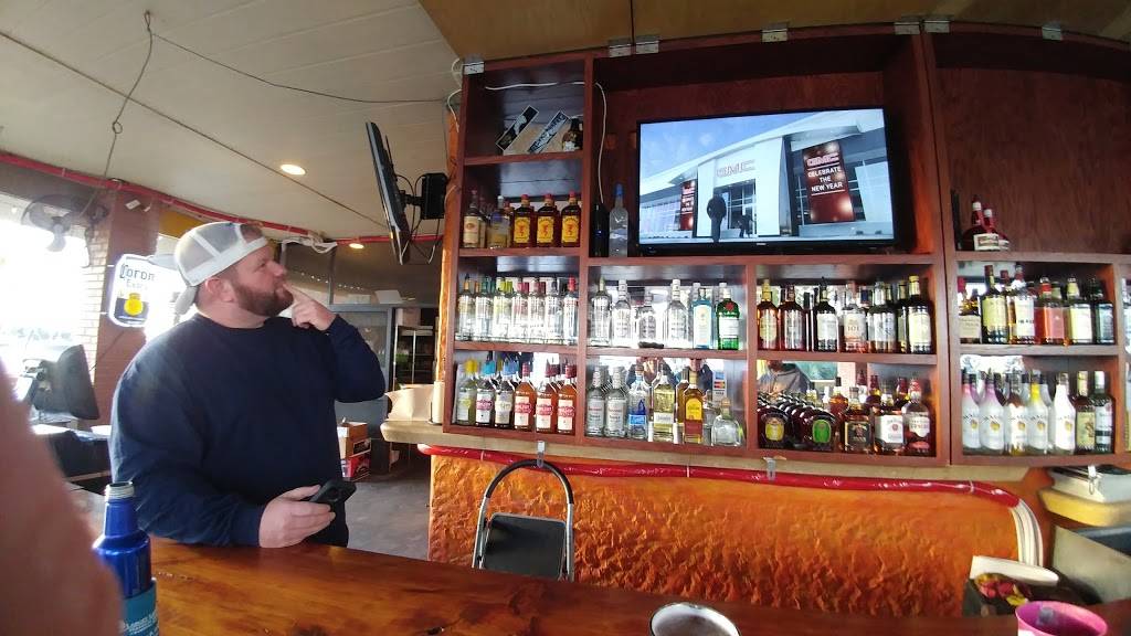 Kalua Beach Bar | restaurant | 181 S Joanna Ave, Tavares, FL 32778, USA | 3526095910 OR +1 352-609-5910