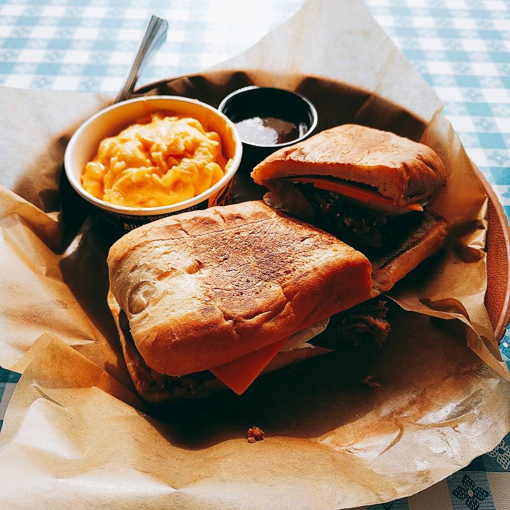 Dickeys Barbecue Pit | restaurant | 8225 Greenway Blvd Ste 120, Middleton, WI 53562, USA | 6088729000 OR +1 608-872-9000